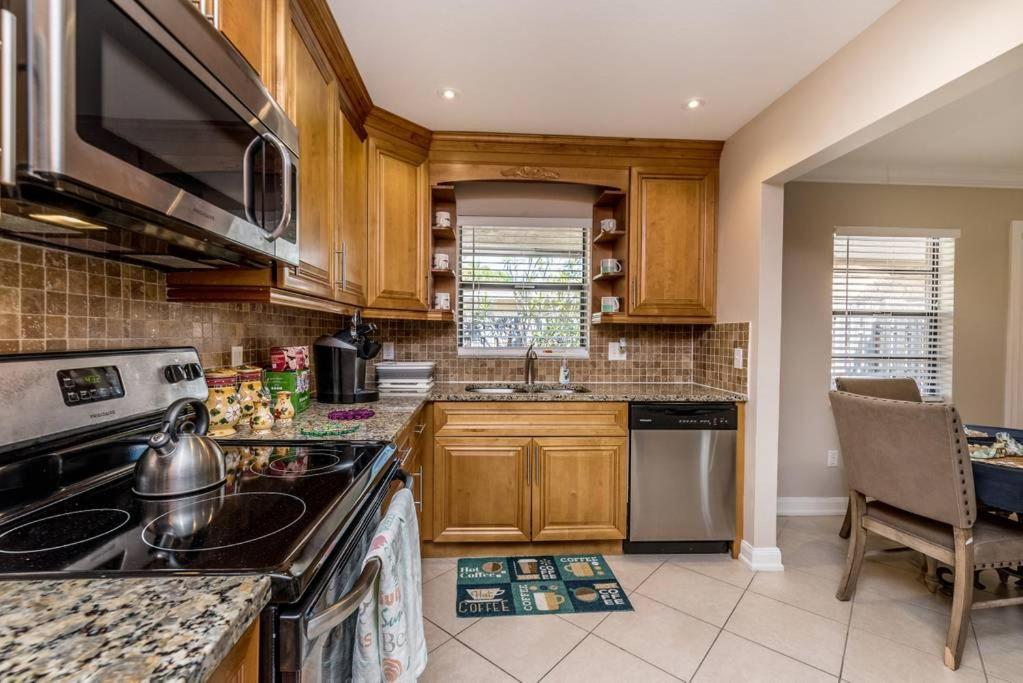 Villa Ocean Vacation Breeze à Lantana Extérieur photo